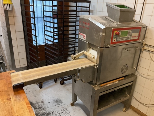 1406418-1 Automatisk Bullrivare KOENIG