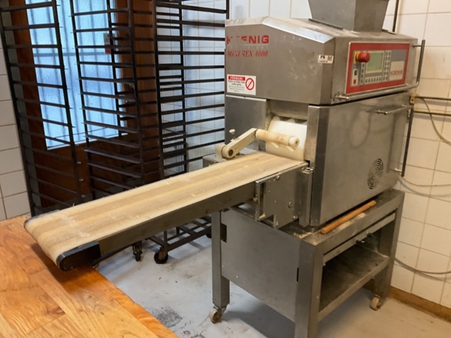 1406418-4 Automatisk Bullrivare KOENIG