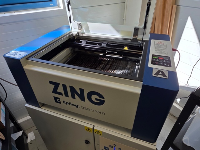 1412819-1 Epilog Zing 16 CO₂-lasermaskin