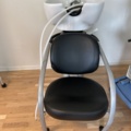 1396436-1 Frisörschamponeringsstol med tvättställ