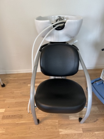 1396436-1 Frisörschamponeringsstol med tvättställ