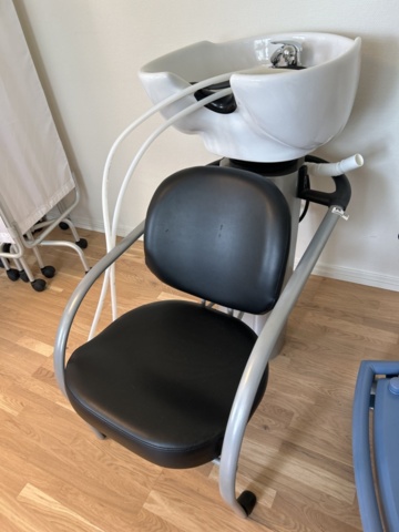 1396436-3 Frisörschamponeringsstol med tvättställ