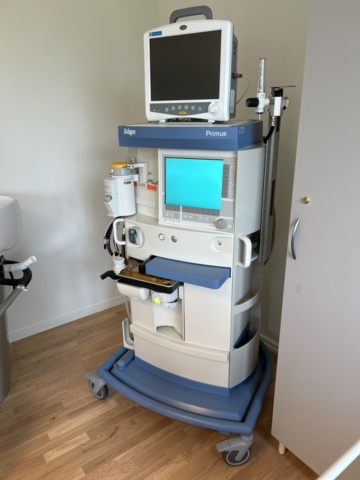 1396437-3 Anestesiapparat Dräger Primus med patientövervakning och förgasare