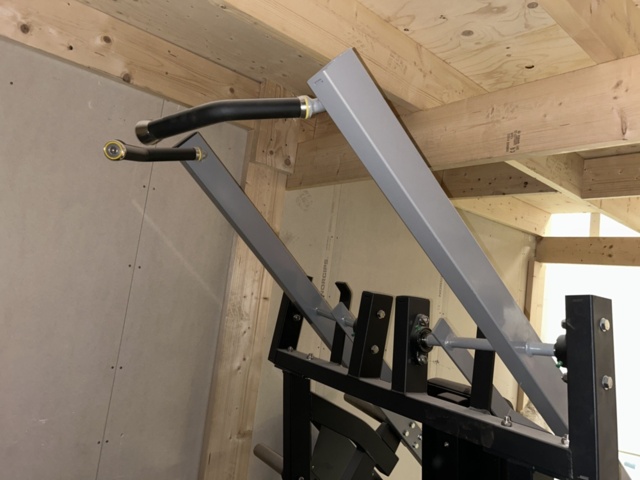 1383200-15 Samling med gymutrustning - styrketräningsmaskiner och konditionsutrustning