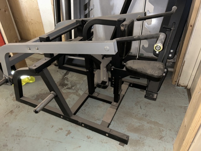 1383200-16 Samling med gymutrustning - styrketräningsmaskiner och konditionsutrustning