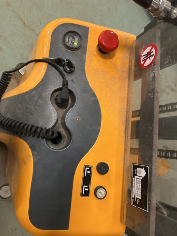 1383201-7 Elektrisk handstaplare - Jungheinrich HC 110