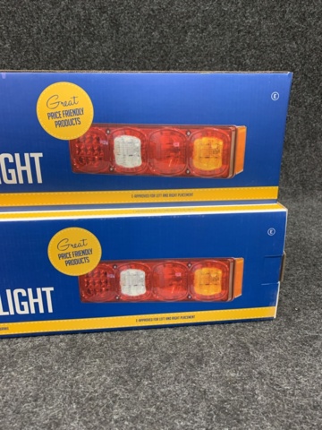 1411933-3 2 st Baklampor Göd/ LED 5 funktioner