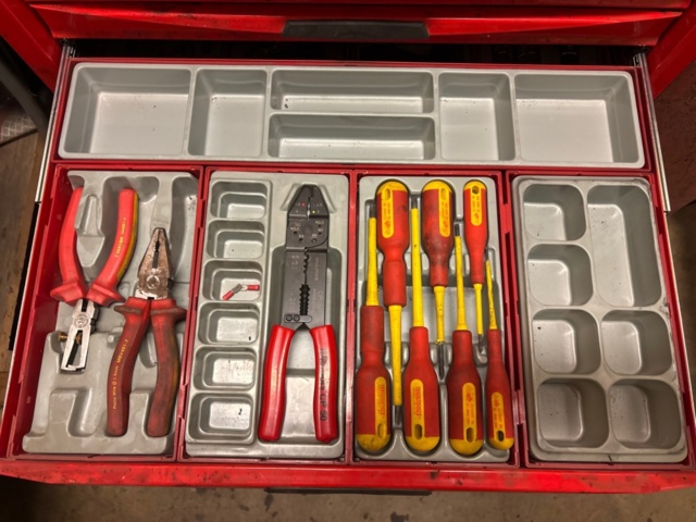 1388717-12 Verktygsskåp Tengtool med verktyg