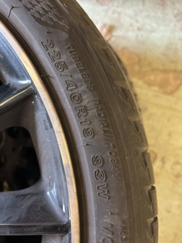 1383212-11 Fälgar med däck 4 st - Mercedes-Benz AMG