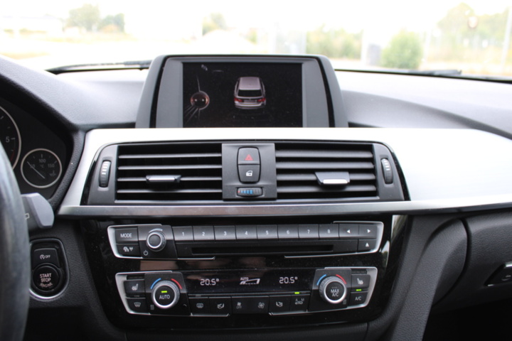 1411730-27 BMW 320d Touring Steptronic, 190hk, 2017