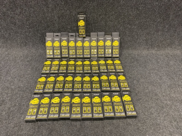 1412501-1 41 st Förpackningar LED Lampor T10