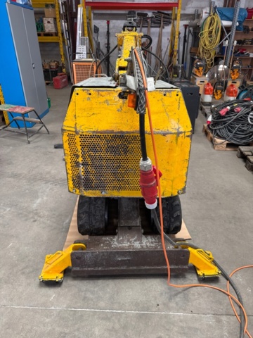 1413212-3 Brokk BM 150