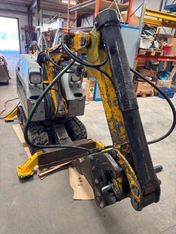 1413212-8 Brokk BM 150