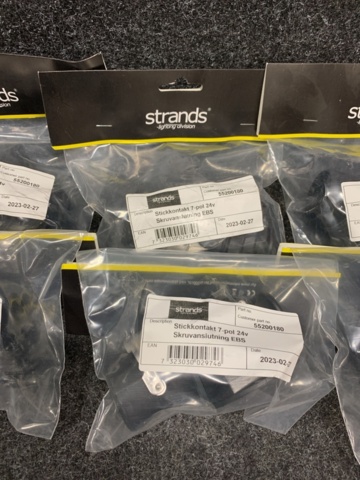 1413560-7 8 st stickkontakter 7-pol 24V