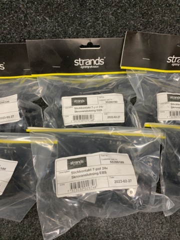 1413560-8 8 st stickkontakter 7-pol 24V