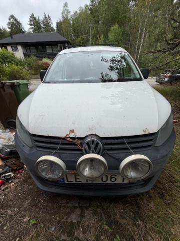 1409883-8 Volkswagen Caddy Skåpbil 1.6 TDI DPF - 2011 (Reparationsobjekt)
