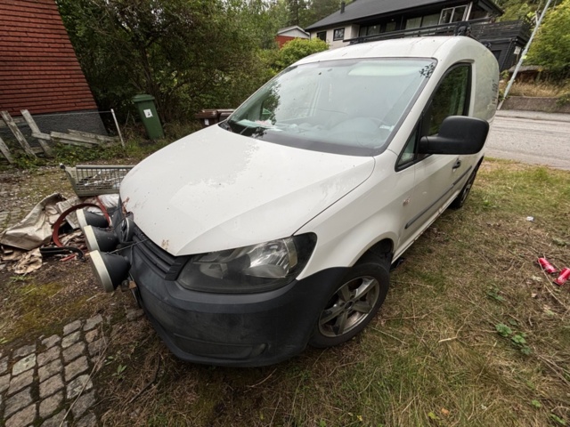 1409883-2 Volkswagen Caddy Skåpbil 1.6 TDI DPF - 2011 (Reparationsobjekt)