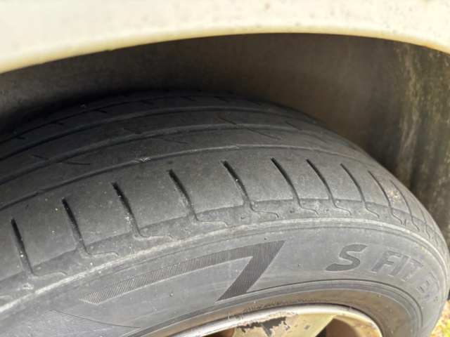 1409883-20 Volkswagen Caddy Skåpbil 1.6 TDI DPF - 2011 (Reparationsobjekt)