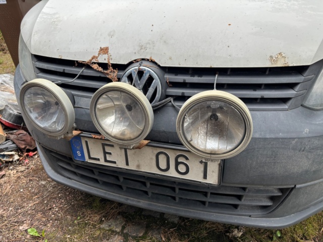 1409883-10 Volkswagen Caddy Skåpbil 1.6 TDI DPF - 2011 (Reparationsobjekt)