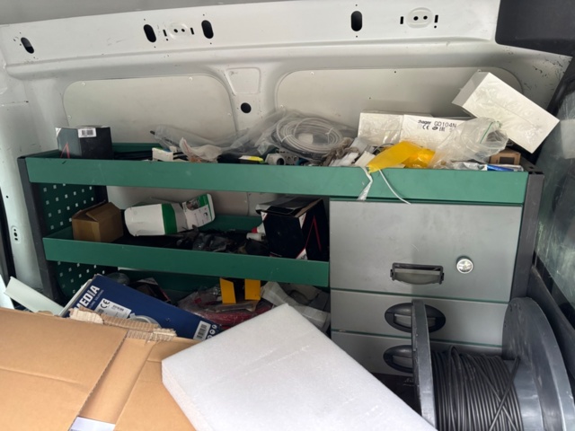 1409883-22 Volkswagen Caddy Skåpbil 1.6 TDI DPF - 2011 (Reparationsobjekt)