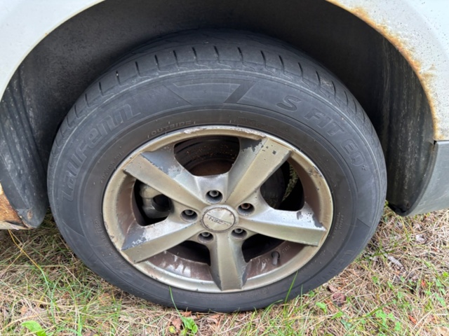 1409883-17 Volkswagen Caddy Skåpbil 1.6 TDI DPF - 2011 (Reparationsobjekt)