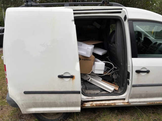 1409883-21 Volkswagen Caddy Skåpbil 1.6 TDI DPF - 2011 (Reparationsobjekt)