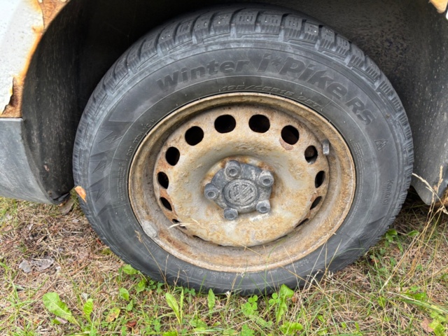 1409883-15 Volkswagen Caddy Skåpbil 1.6 TDI DPF - 2011 (Reparationsobjekt)