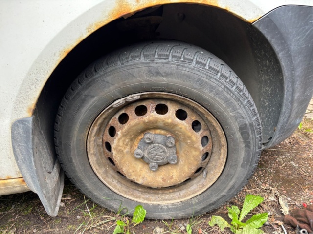 1409883-19 Volkswagen Caddy Skåpbil 1.6 TDI DPF - 2011 (Reparationsobjekt)