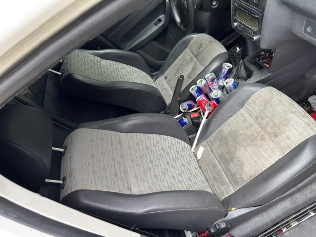 1409883-38 Volkswagen Caddy Skåpbil 1.6 TDI DPF - 2011 (Reparationsobjekt)