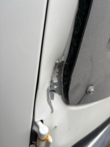 1409883-45 Volkswagen Caddy Skåpbil 1.6 TDI DPF - 2011 (Reparationsobjekt)