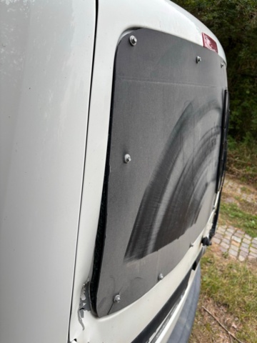 1409883-43 Volkswagen Caddy Skåpbil 1.6 TDI DPF - 2011 (Reparationsobjekt)