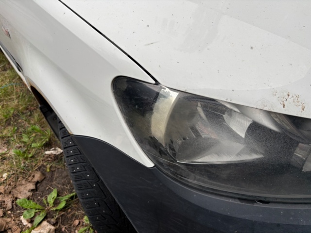 1409883-53 Volkswagen Caddy Skåpbil 1.6 TDI DPF - 2011 (Reparationsobjekt)