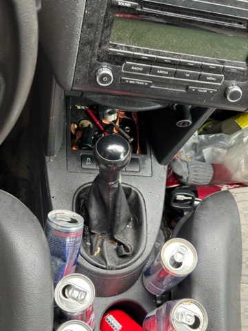 1409883-35 Volkswagen Caddy Skåpbil 1.6 TDI DPF - 2011 (Reparationsobjekt)