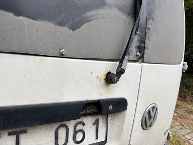 1409883-46 Volkswagen Caddy Skåpbil 1.6 TDI DPF - 2011 (Reparationsobjekt)