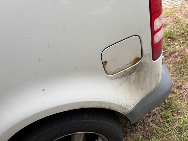 1409883-51 Volkswagen Caddy Skåpbil 1.6 TDI DPF - 2011 (Reparationsobjekt)