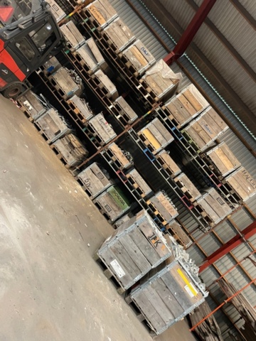 1388727-3 Super 9 ställning