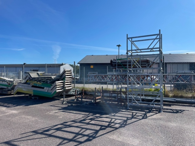 1388727-7 Super 9 ställning