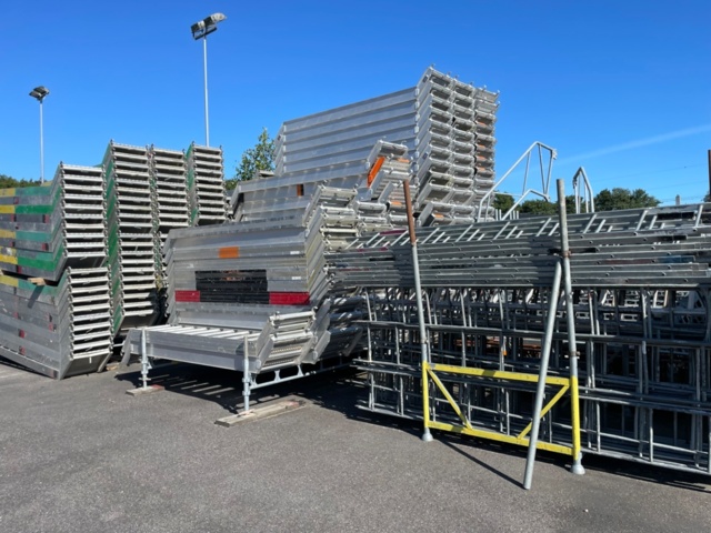 1388727-9 Super 9 ställning