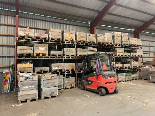 1388727-14 Super 9 ställning