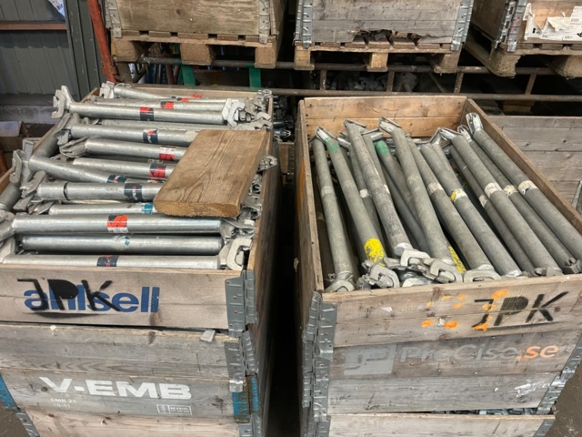 1388727-15 Super 9 ställning