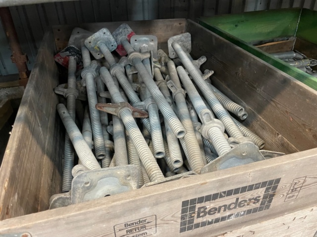 1388727-18 Super 9 ställning