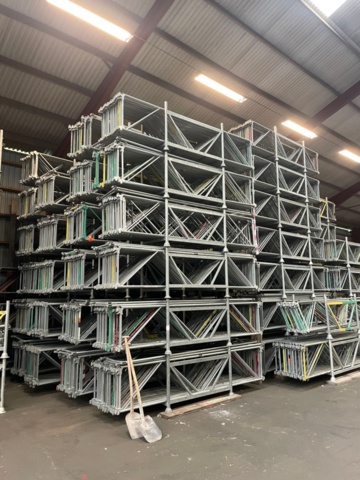 1388727-26 Super 9 ställning