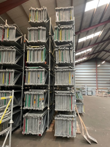 1388727-27 Super 9 ställning