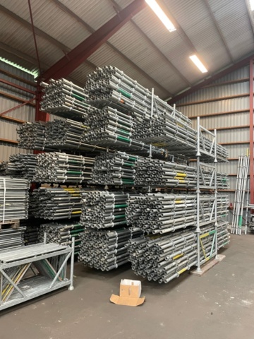 1388727-34 Super 9 ställning