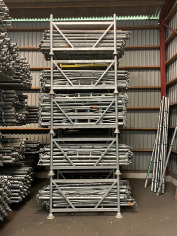 1388727-39 Super 9 ställning