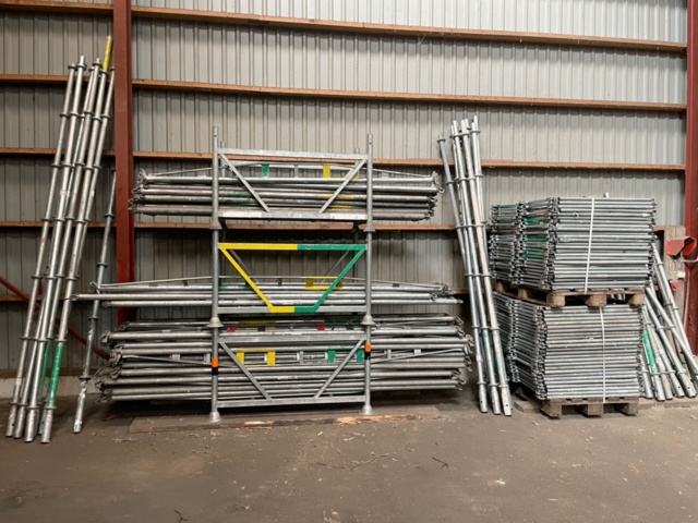 1388727-41 Super 9 ställning