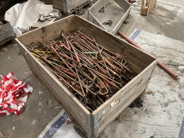 1388728-7 Burton Ställning