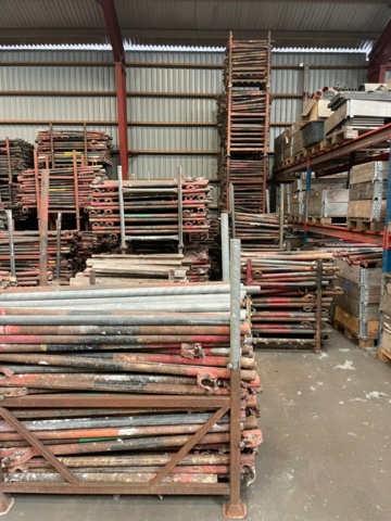 1388728-17 Burton Ställning