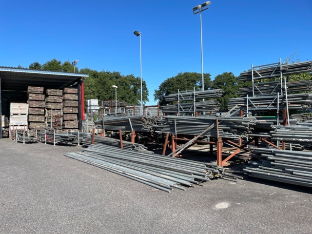 1388728-2 Burton Ställning