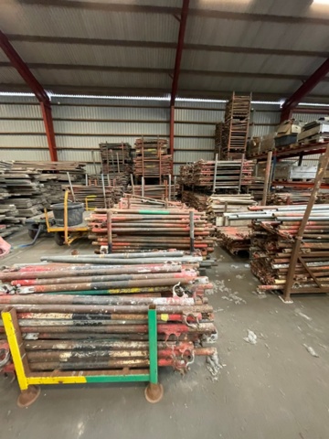 1388728-24 Burton Ställning